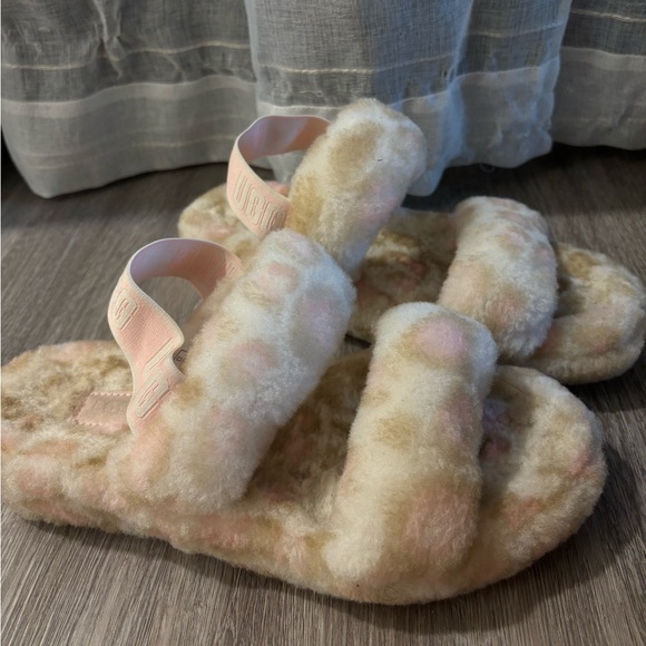 Barely worn cheetah UGG slippers - Picture 2 of 5